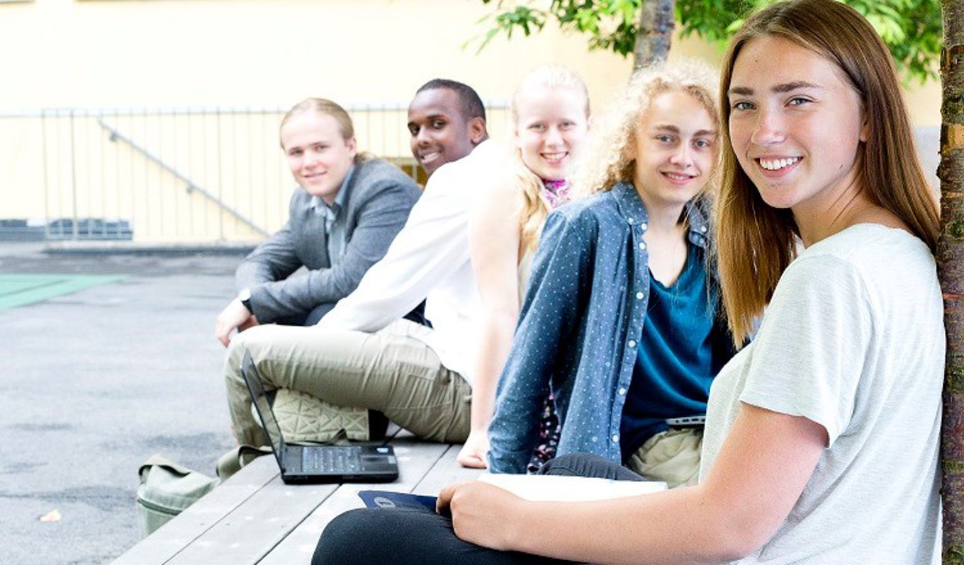 Elever som sitter ute Elever som sitter ute