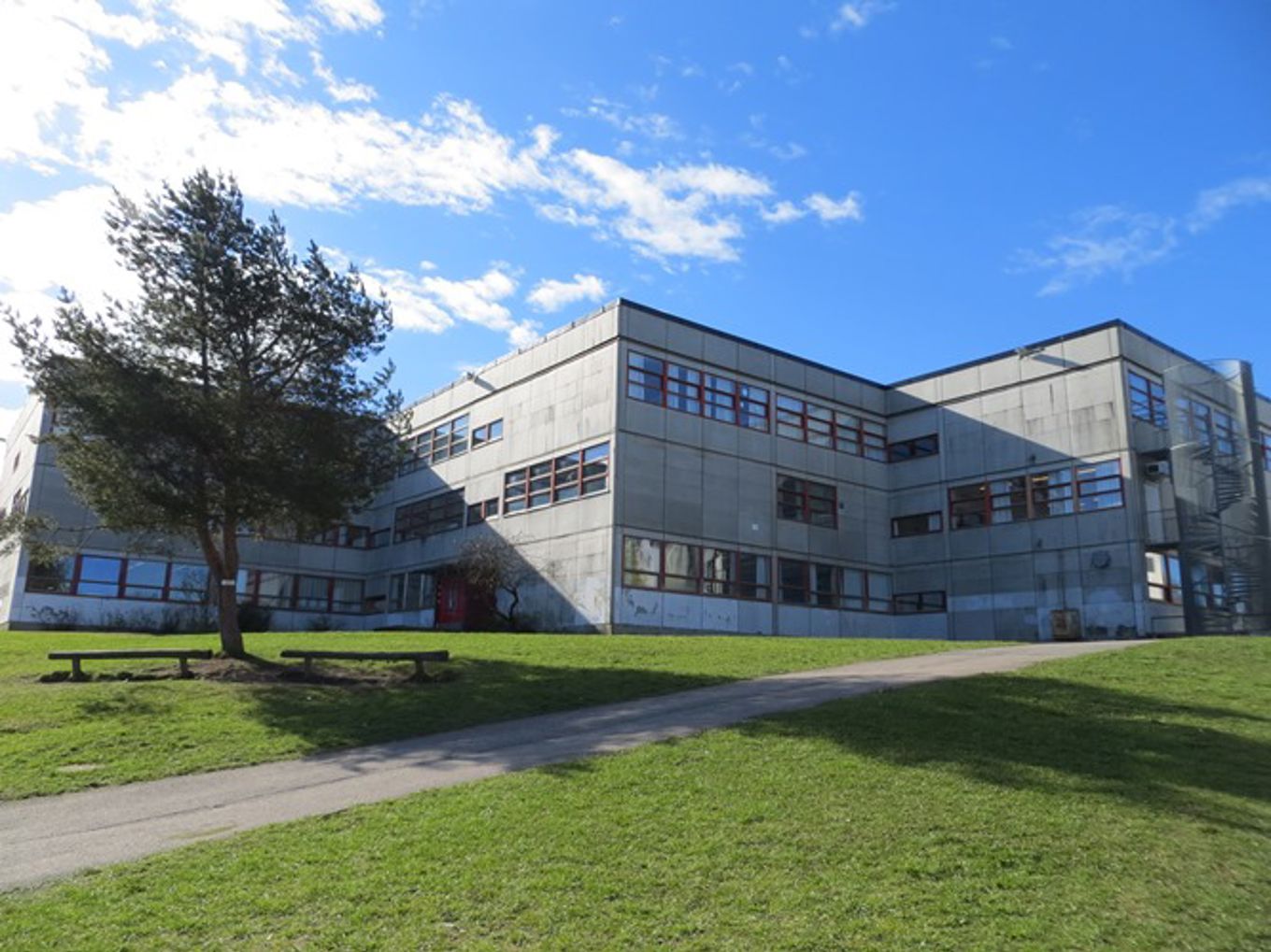 Bakside av Haugerud skole